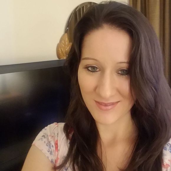 Meet your Posher, Christina - Picture 1 of 1